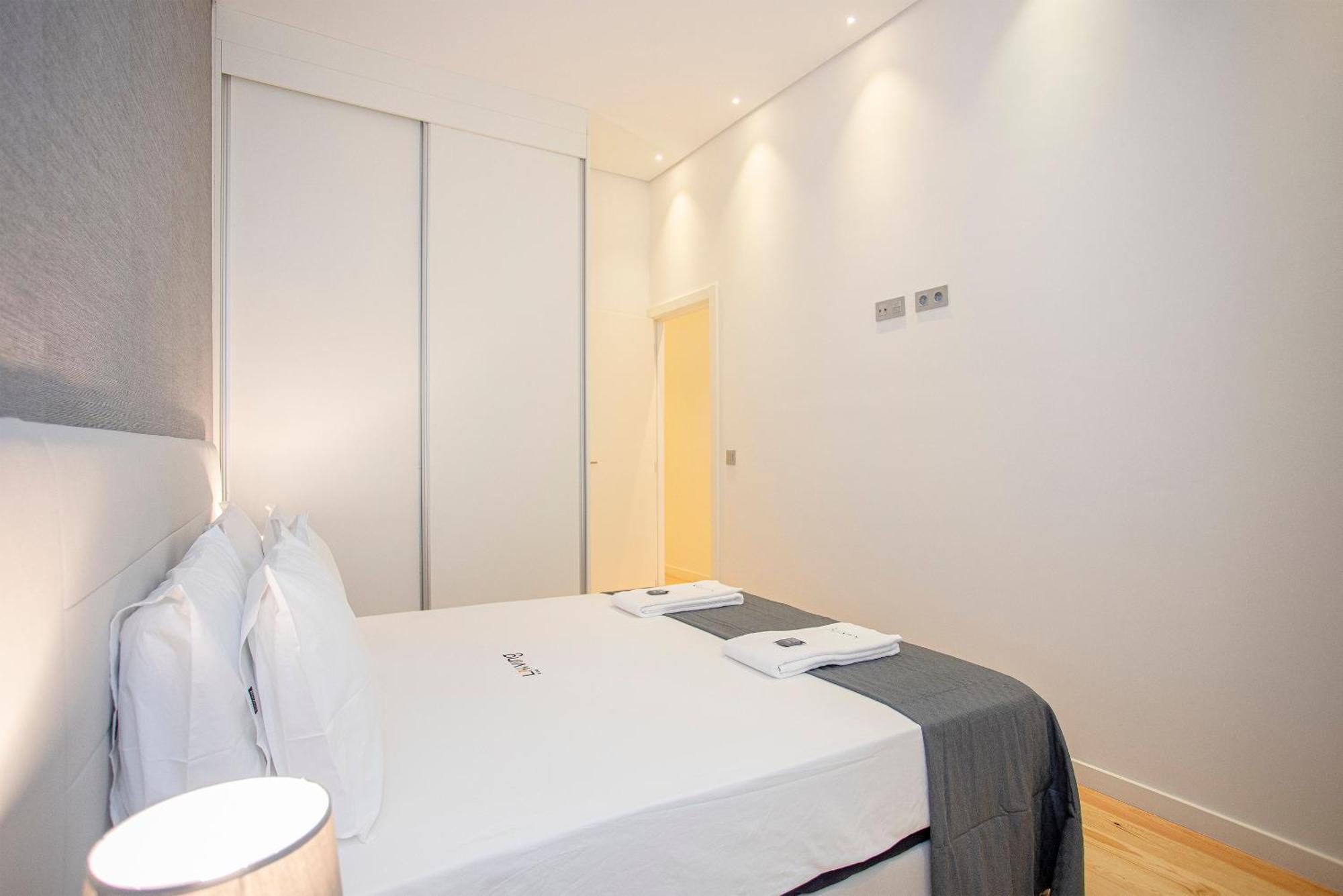 Liiiving In Porto-Mouzinho Residence Apartments Экстерьер фото
